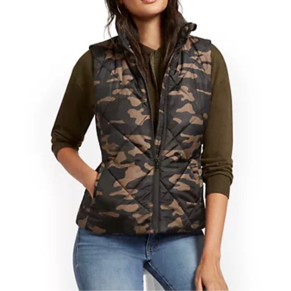 New York & Company Women's Camo-Print Puffer Vest